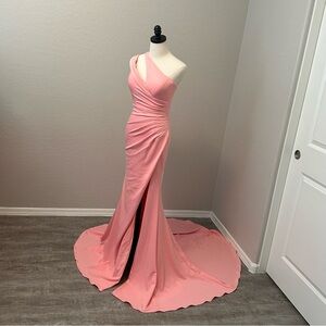 NEW JOVANI SZ 4 BLUSH ASYMMETRICAL ONE SHOULDER FORM FIT FORMAL EVENING GOWN